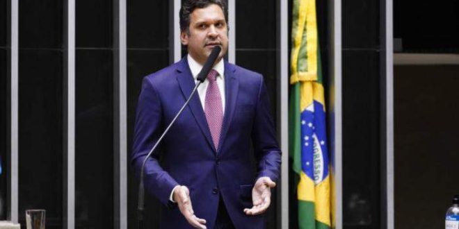 Câmara aprova MP que cria sistema eletrônico de registros públicos