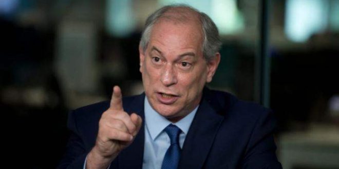 Ciro diz que, se Eletrobras for privatizada, 'toma de volta' empresa para União
