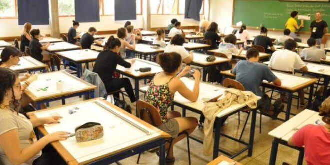 Comissão de Educação discute cobrança de mensalidade por universidades públicas