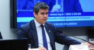 Comissão aprova projeto que fixa prazo máximo de 30 dias para pagamento do salário-maternidade