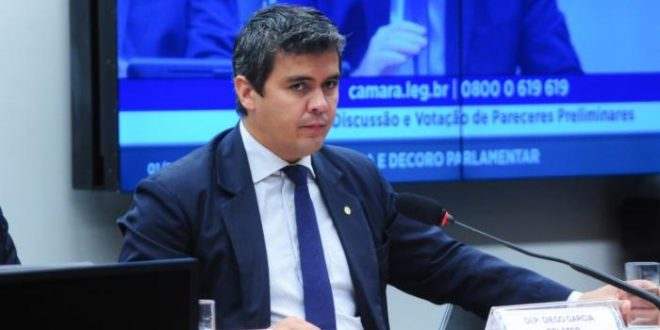 Comissão aprova projeto que fixa prazo máximo de 30 dias para pagamento do salário-maternidade