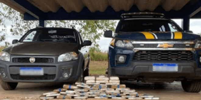 PRF apreende 50 kg de cocaína em carro transportado por caminhão-cegonha