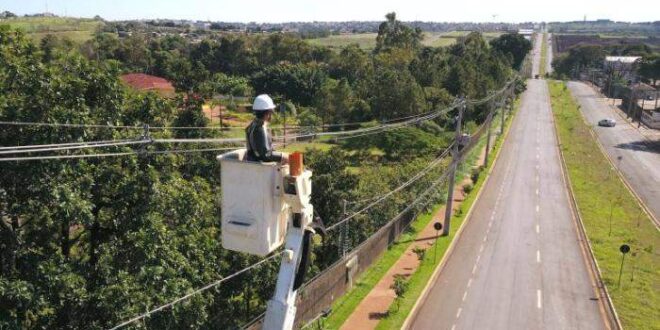 Comissão debate situação da empresa distribuidora de energia em Goiás, a do Acre não teve o mesmo cuidado