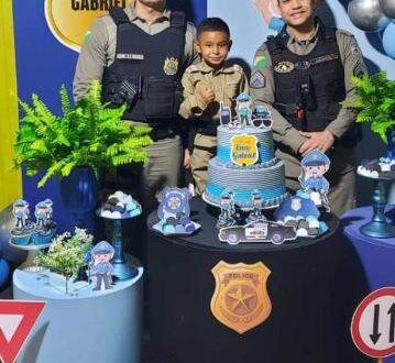 Criança de Sena Madureira, fã da PM, convida policiais para participar do seu aniversário