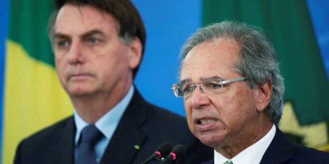 Bolsonaro cita pressões para demitir Guedes