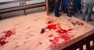 Ataque com tiros e bombas a igreja na Nigéria deixa ao menos 50 mortos, diz mídia local