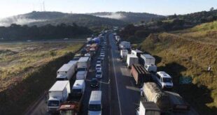 Pis/Cofins e Cide, representam apenas 6% na composição do preço do diesel. Caminhoneiros reagem contra proposta de Bolsonaro de zerar ICMS