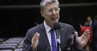 Proposta dispensa exemplar físico do Código do Consumidor nas lojas
