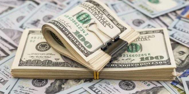 Dólar sobe para R$ 4,89 com incertezas domésticas e externas