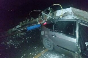 Embriagado, motorista bate carro, foge e abandona filhos de 2 e 5 anos