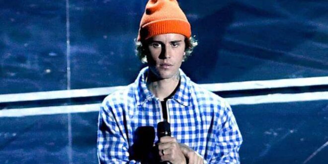 Justin Bieber mostra rosto paralisado após ser diagnosticado com doença rara