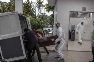 Mortes por covid-19 aumentam no mundo, revertendo declínio de 5 semanas, diz OMS