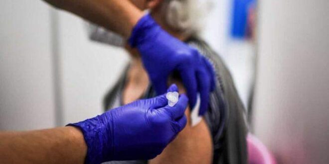 Brasil tem 45,35% da população total imunizada com dose de reforço contra a covid