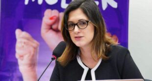 "Agora é com o governo federal": Ministra Cristiane Britto quebra o protocolo em solenidade para ouvir as mães que perderam os bebês no PS