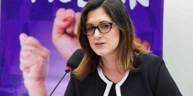 "Agora é com o governo federal": Ministra Cristiane Britto quebra o protocolo em solenidade para ouvir as mães que perderam os bebês no PS