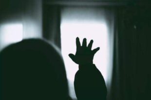 Menina de 11 anos, vítima de estupro, é impedida de fazer aborto legal em SC