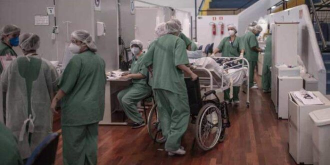 Brasil registra mais de 18 mil casos de covid em 24h e média cresce pelo 7º dia