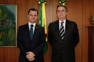 Ministro da Justiça está no centro da crise da Educação
