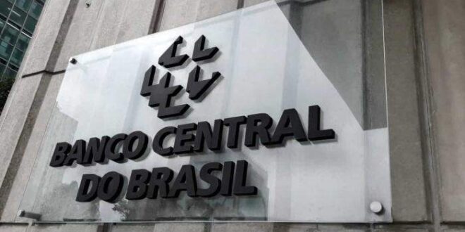 Inflação vai estourar a meta pelo 2º ano consecutivo, admite BC