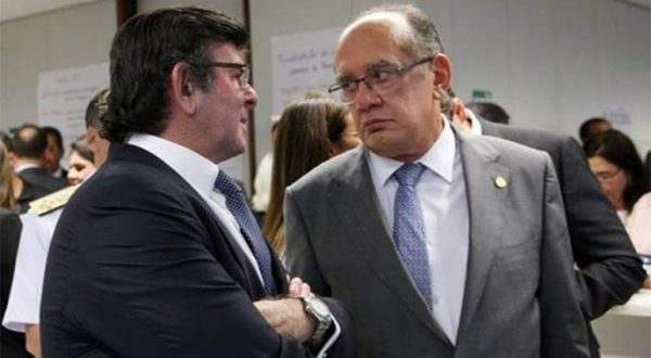 Em crítica à Lava Jato, Gilmar Mendes contesta Luiz Fux