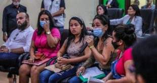 Mães que perderam bebês por falta de tratamento adequado no PS vão fazer manifestação nesta segunda-feira em frente ao Palácio