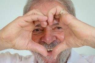 PoderData: Lula tem 17 pontos de vantagem sobre Bolsonaro em eventual 2º turno