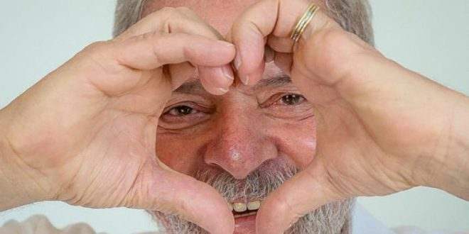 PoderData: Lula tem 17 pontos de vantagem sobre Bolsonaro em eventual 2º turno