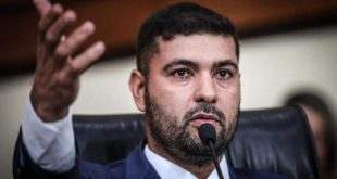 Sob protestos Nicolau Júnior empurra depoimento das mães que perderam bebês para a Ordem do Dia