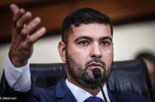 Sob protestos Nicolau Júnior empurra depoimento das mães que perderam bebês para a Ordem do Dia