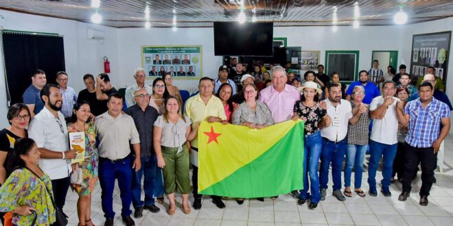 Petecão é o primeiro pré-candidato a discutir o Plano de Governo com a população