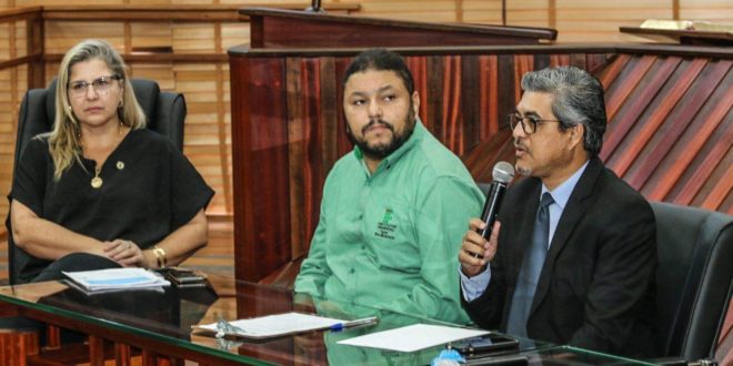 Atendendo solicitação de Edvaldo Magalhães, Aleac discute inserção de integrantes do Curso de Processos Escolares do Ifac na rede de ensino