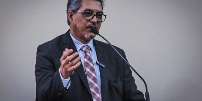 Edvaldo inclui trabalhadores do Depasa e Saneacre em PEC que garante indenização em caso de demissão sem pagamento de verbas rescisórias