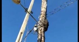 Postes velhos colocam em risco a população de Jordão. Veja o vídeo