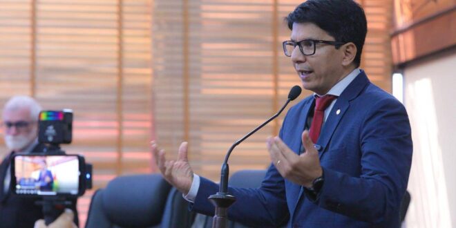 Jenilson questiona falta de vagas para vários profissionais de saúde em concurso da Sesacre: “Falta de sensibilidade”