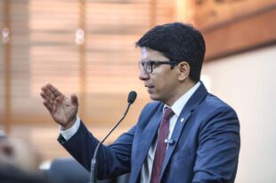 Após Governo dizer que não tem dipirona endovenosa para vender no Acre, Jenilson compra em farmácia local e doa ao Pronto Socorro