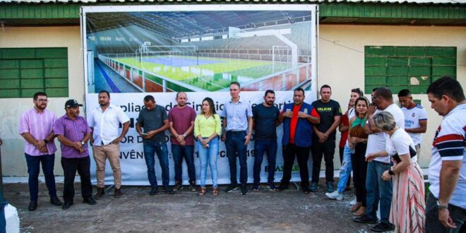Leo de Brito assina ordem de serviço para início das obras de revitalização e ampliação do ginásio poliesportivo de Brasileia