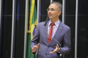 “Bolsonaro não engana mais o povo e é culpado por alta dos combustíveis”, declara Leo de Brito