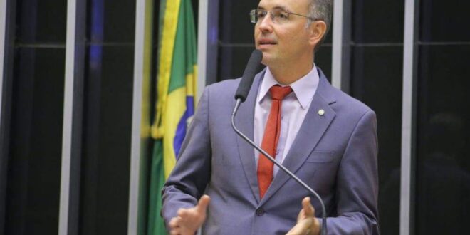 “Bolsonaro não engana mais o povo e é culpado por alta dos combustíveis”, declara Leo de Brito