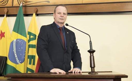 Pedro Longo cria emenda que destina computadores a mais de 500 profissionais de formação da SEELeia Mais - Acreinfoco Últimas Notícias do Acre: 