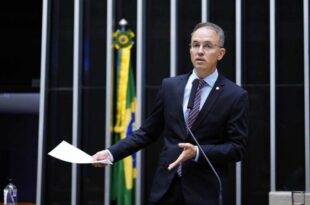 “Falta vontade política do governo federal pra resolver situação da BR-364”, diz Leo de Brito