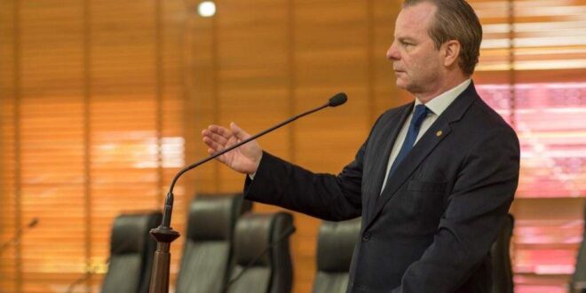 Lei de autoria de Pedro Longo que proíbe venda de fogos com barulho no AC entra em vigorLeia Mais - Acreinfoco Últimas Notícias do Acre: