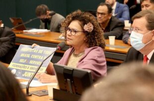 “Derrotamos o projeto que tiraria emprego dos frentistas”, comemora Perpétua