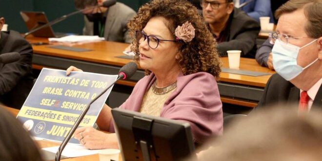 “Derrotamos o projeto que tiraria emprego dos frentistas”, comemora Perpétua