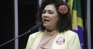 ”Bolsonaro nunca está do lado do povo”, diz Perpétua sobre veto do despacho gratuito de bagagem