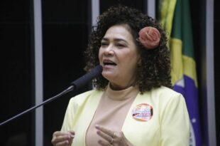 ”Bolsonaro nunca está do lado do povo”, diz Perpétua sobre veto do despacho gratuito de bagagem