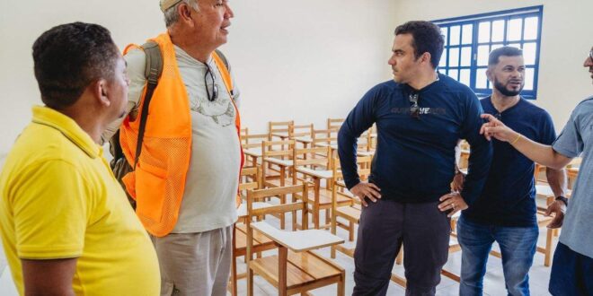 Com emenda de Petecão, escola é inaugurada em Porto Walter