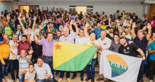 Com auditório lotado, Petecão discute plano de governo em Cruzeiro do Sul