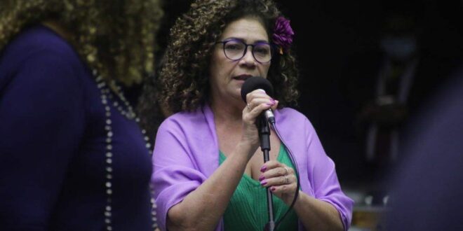 Perpétua solicita informações sobre corte de verba de programa alimentar
