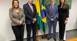Vice-Governador Wherles Rocha e Deputada Mara Rocha reúnem com o Senador Eduardo Veloso para tratar da exportação de carne para o Peru