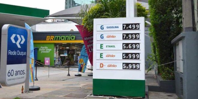 Governo do RJ usará Procon para obrigar posto a reduzir preço da gasolina